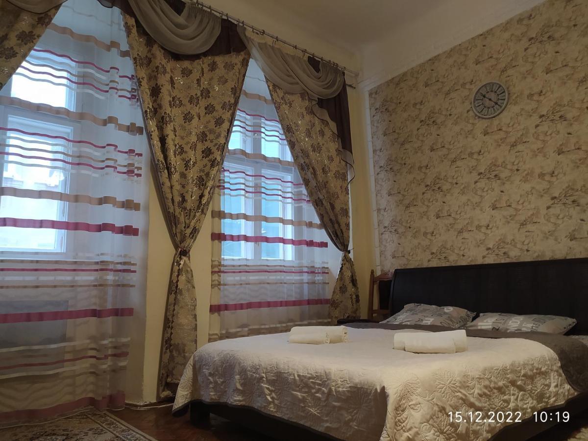 לבוב Apartment On Rynok Square מראה חיצוני תמונה