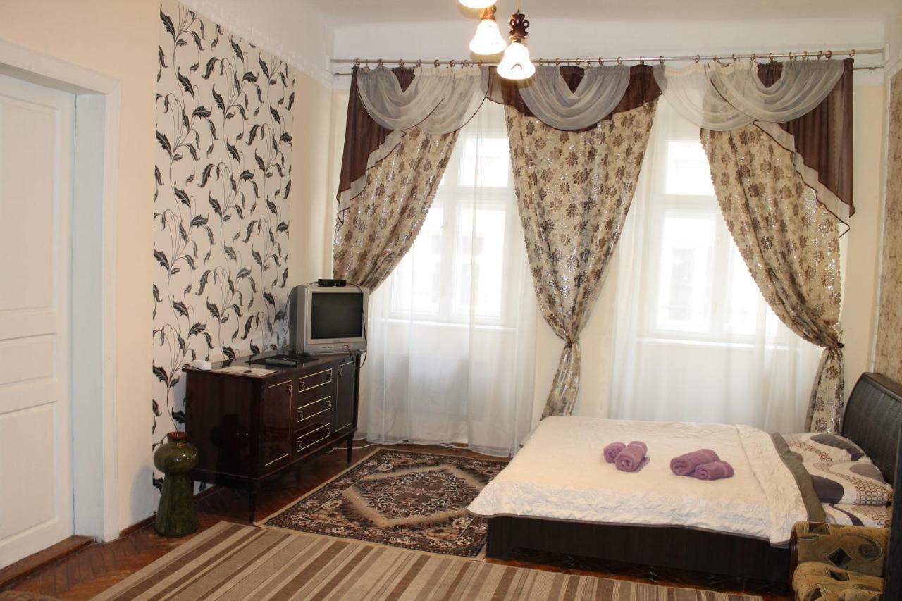 לבוב Apartment On Rynok Square מראה חיצוני תמונה