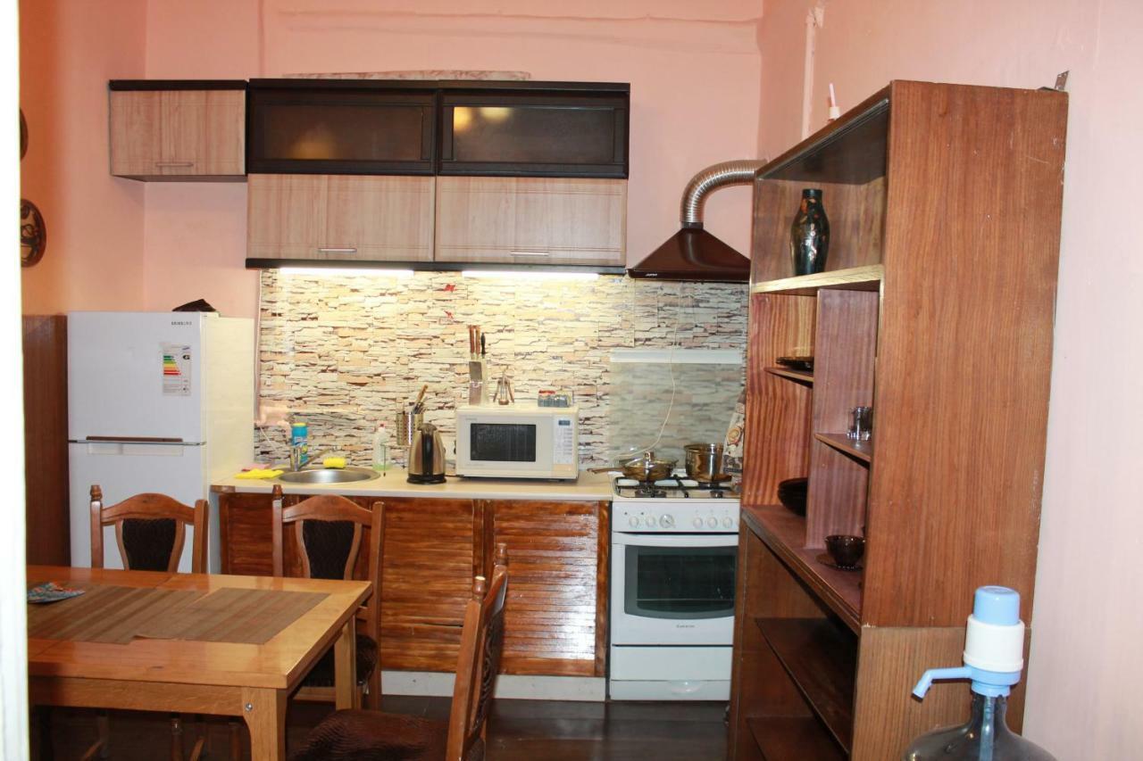 לבוב Apartment On Rynok Square מראה חיצוני תמונה